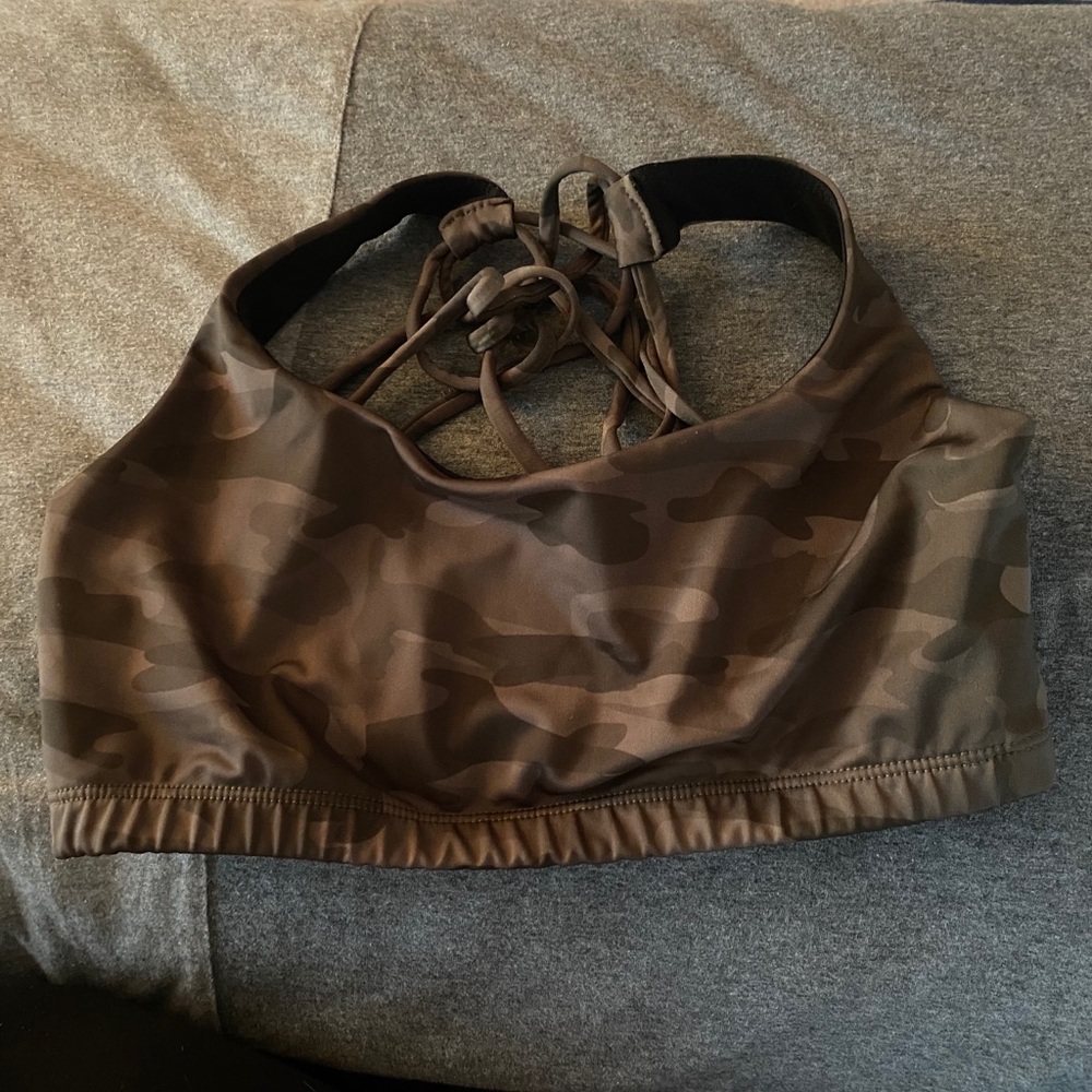 Camo Onzie Flow Sports Bra